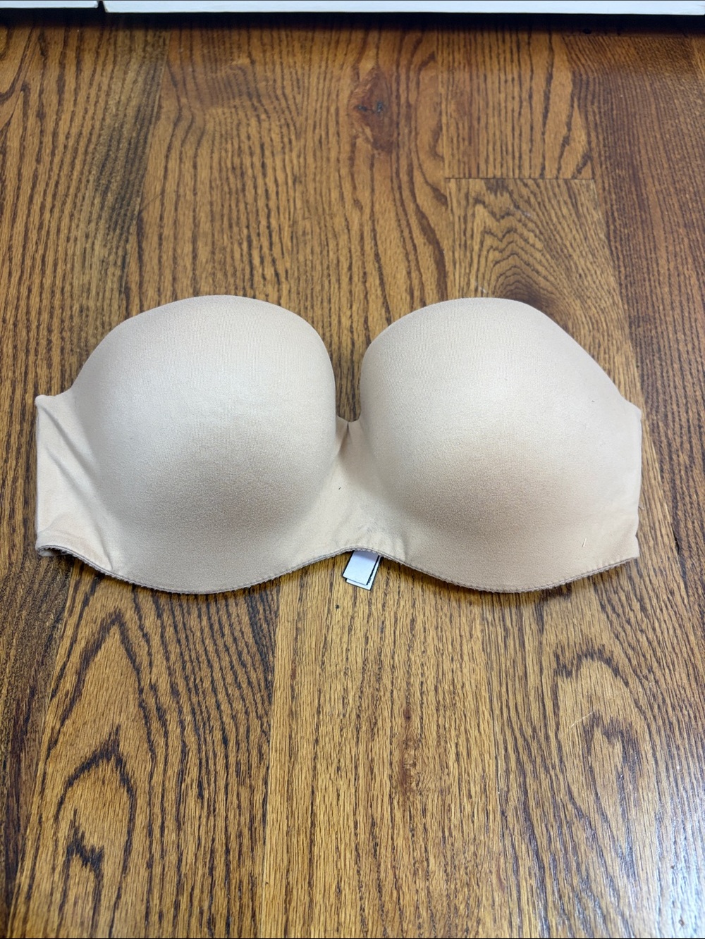 Victoria's Secret Body by Victoria Strapless Nude Lined Bra Size 32DD